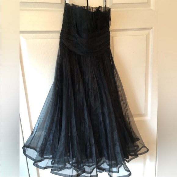 Betsey Johnson Evening Strapless Pleated Dress w/Cummerbund Size 8 Like New! - Picture 2 of 11
